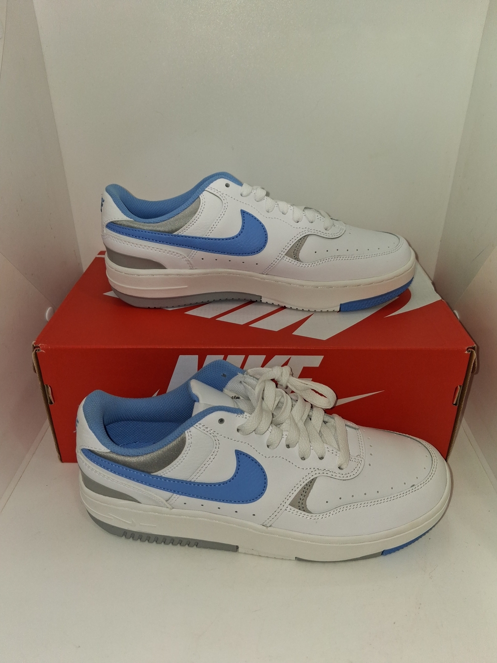 Nike Men’s White & Light Blue Low-Top Sneakers with Gray Accents